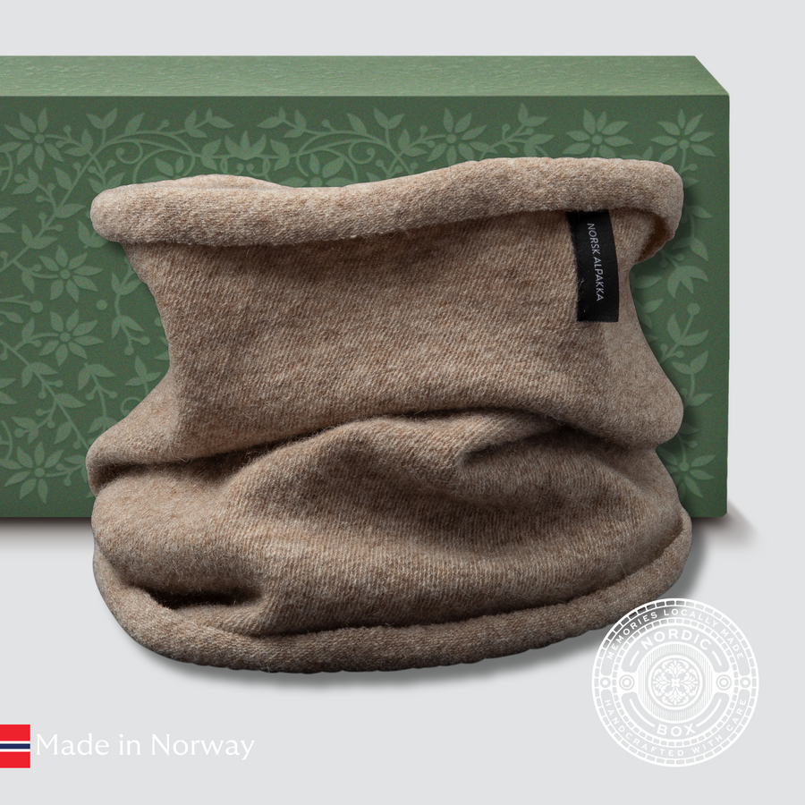 Varm beigefarget alpakkahals/halsvarmer – én størrelse