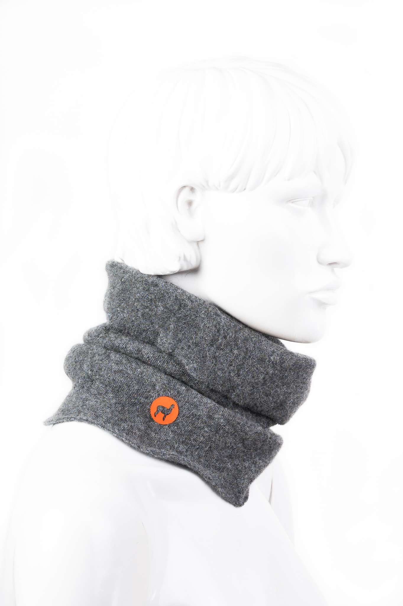 Luxurious baby alpaca snood offering warmth, breathability, and Scandinavian comfort. The perfect neck warmer for outdoor use and everyday wear.